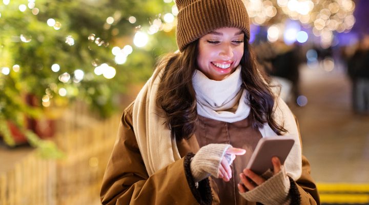 Using SMS for Last-Minute Holiday Promotions and Reminders